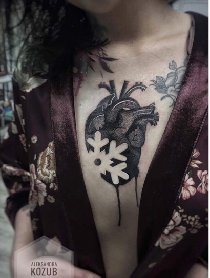 Tatuaż serca wykonany w Studio Tatuażu w Warszawie